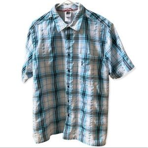 Northface shirt size Large